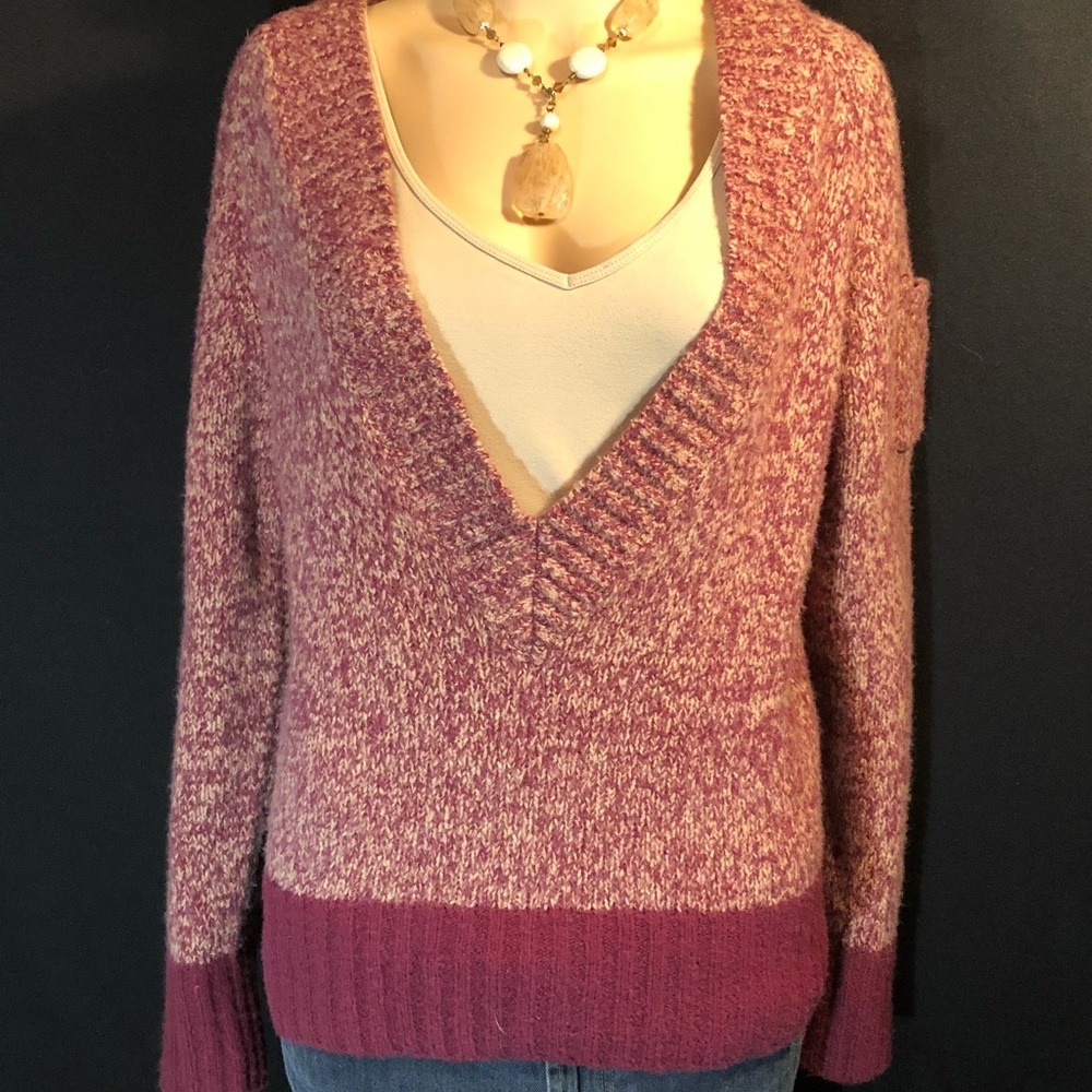 XL (18) Bailey Point deep plunge burgundy & tan sweater